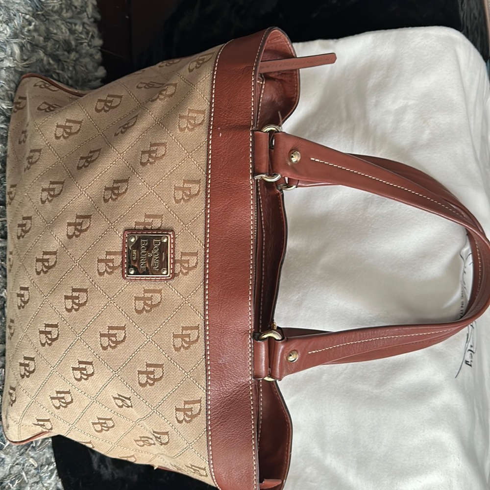 Large Signature Dooney and Bourke bag